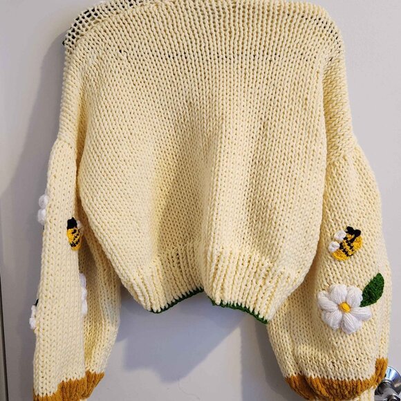 Cropped Bee & Daisy Knit Cardigan - Picture 3 of 3